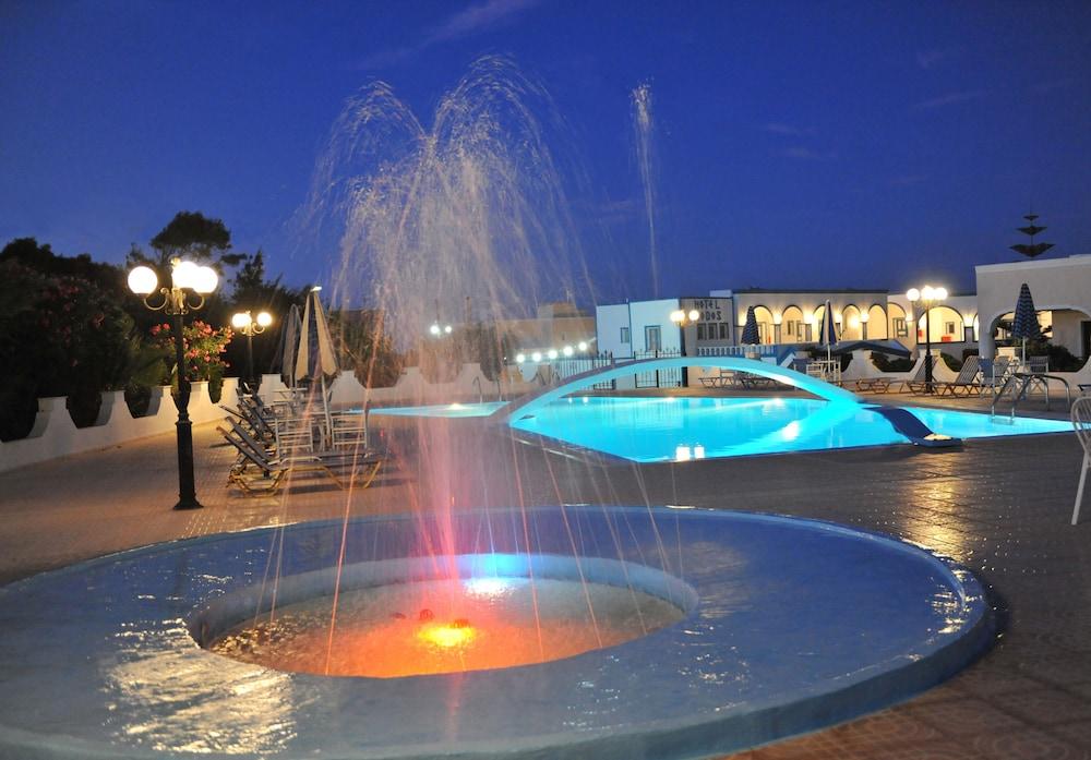 קרטראדוס Hotel Lodos מראה חיצוני תמונה