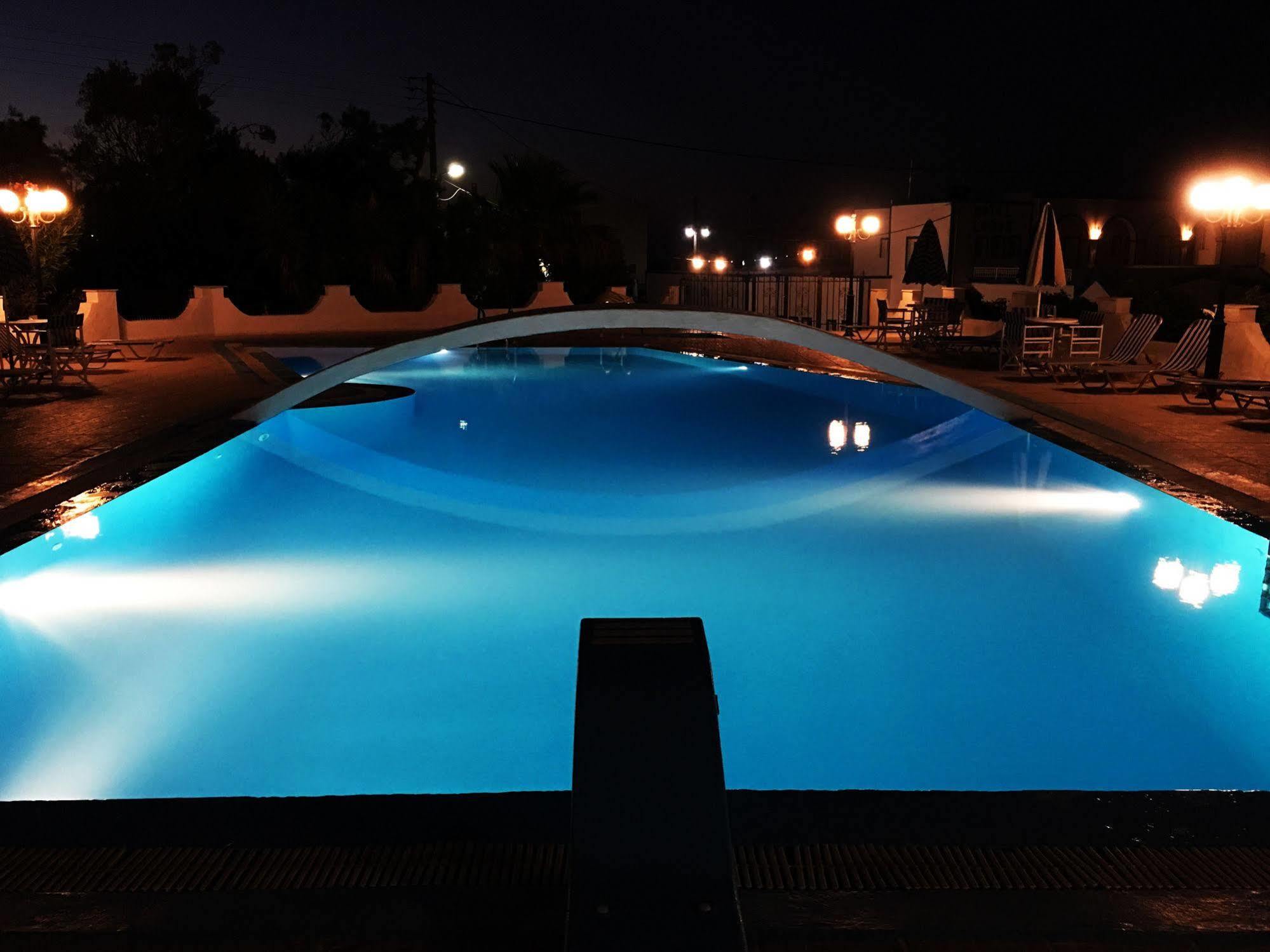 קרטראדוס Hotel Lodos מראה חיצוני תמונה